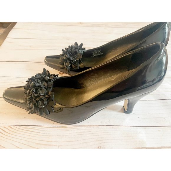 Pierre Dumas Patent Leather Embellished Pump - Picture 3 of 14